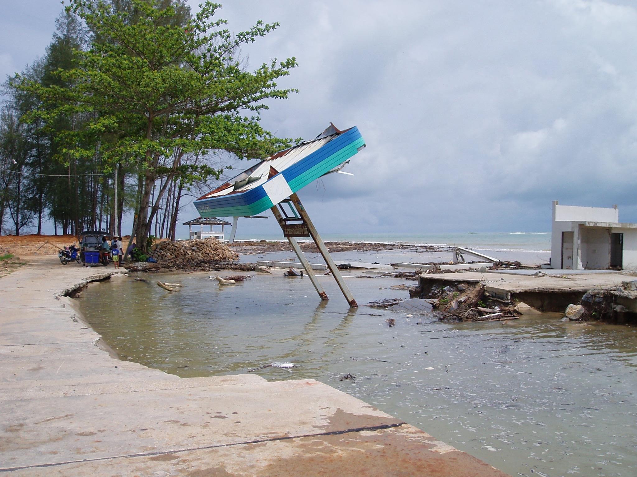 スマトラ島沖地震４か月後のプーケット島