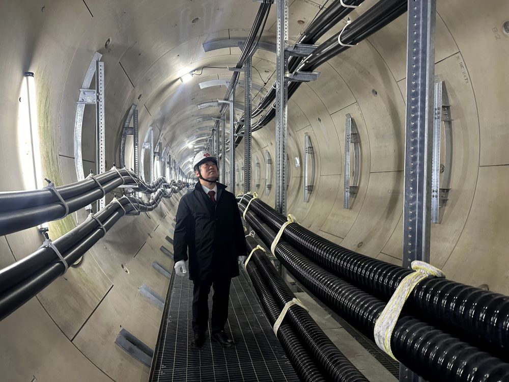 千葉印西変電所、地中送電線路の新設工事の現場を視察