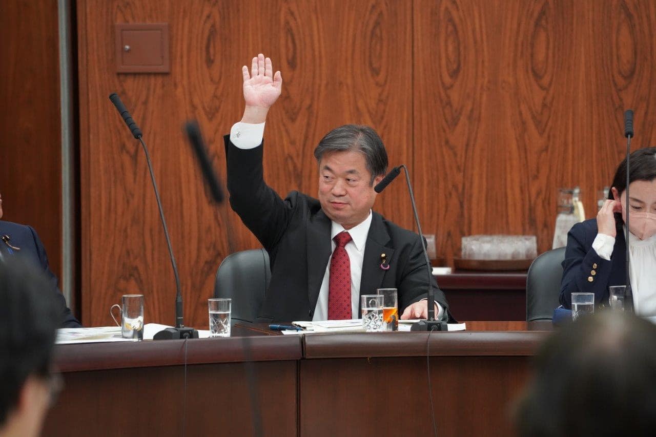調査会で参考人質疑