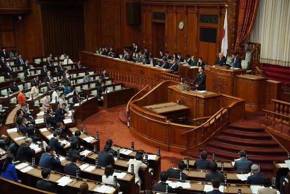 令和7年度予算案が可決。企業団体献金は継続協議