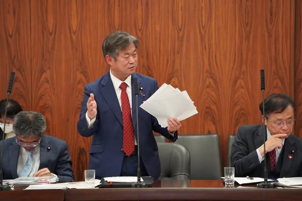内閣委員会。風営法改正案について質問