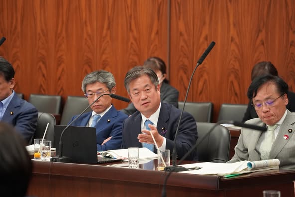 内閣委員会。参考人質疑