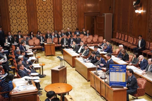 決算委員会。石破総理に質問