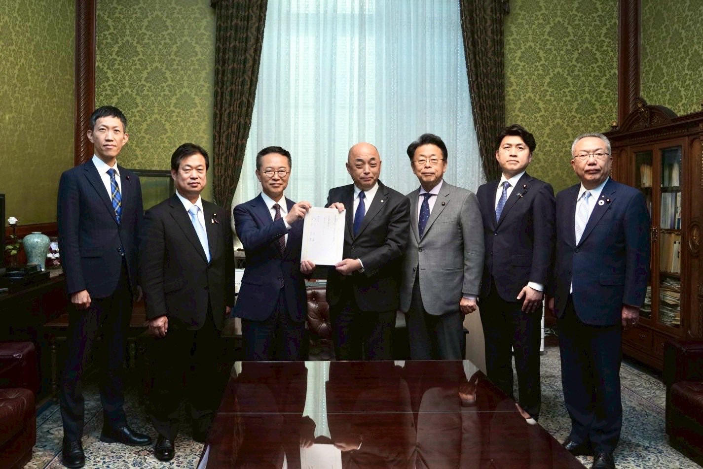 企業団体献金規制強化法案を提出しました